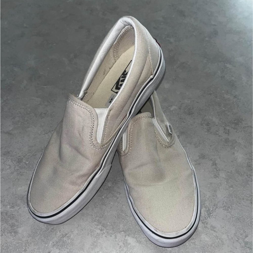Size 9 Women’s skate Slip-on Vans